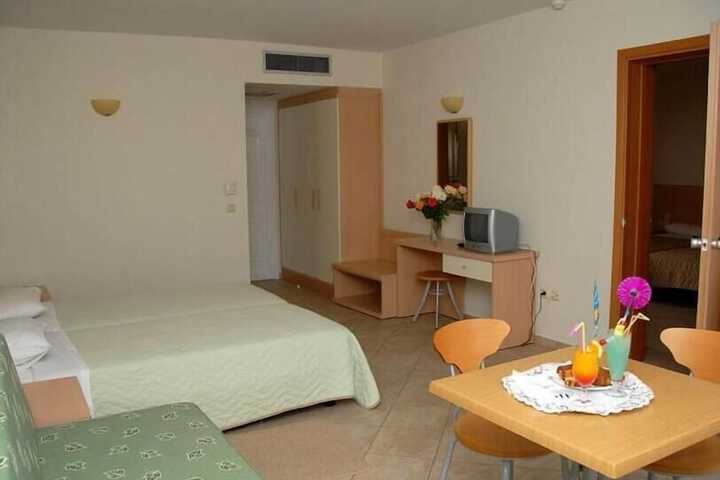 Room 9 of 24
