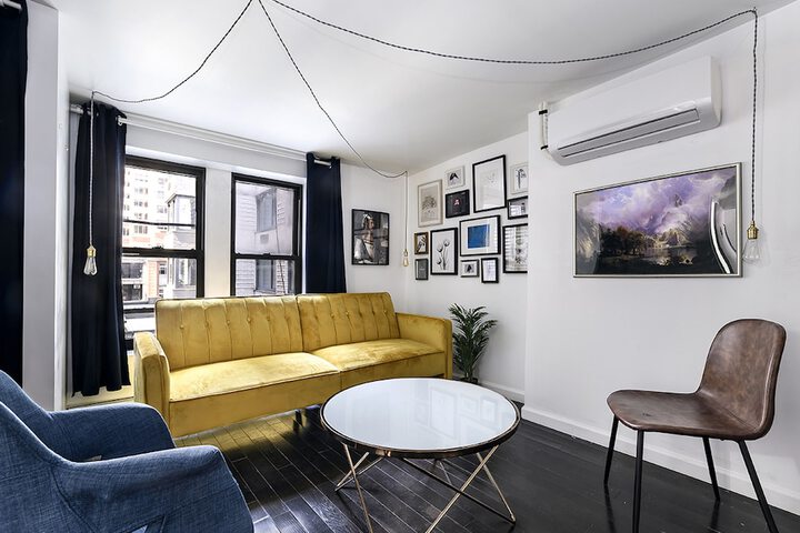 Room 11 of 21