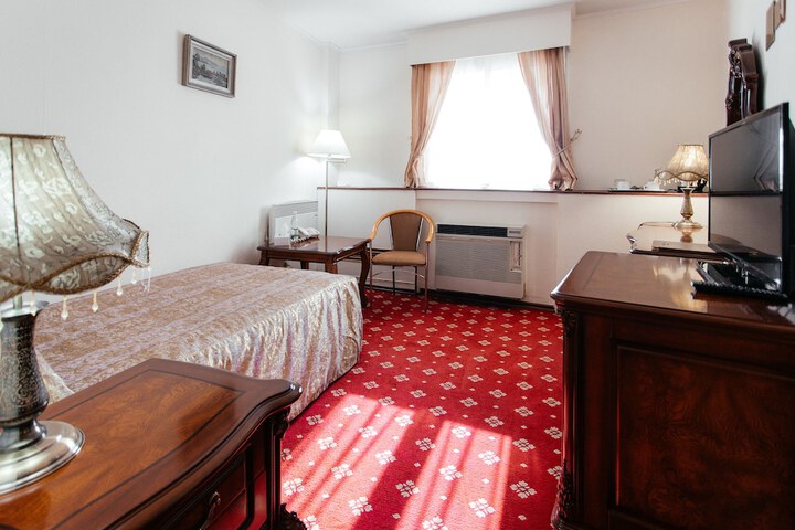 Room 12 of 41