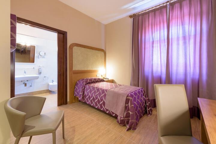 Room 29 of 63