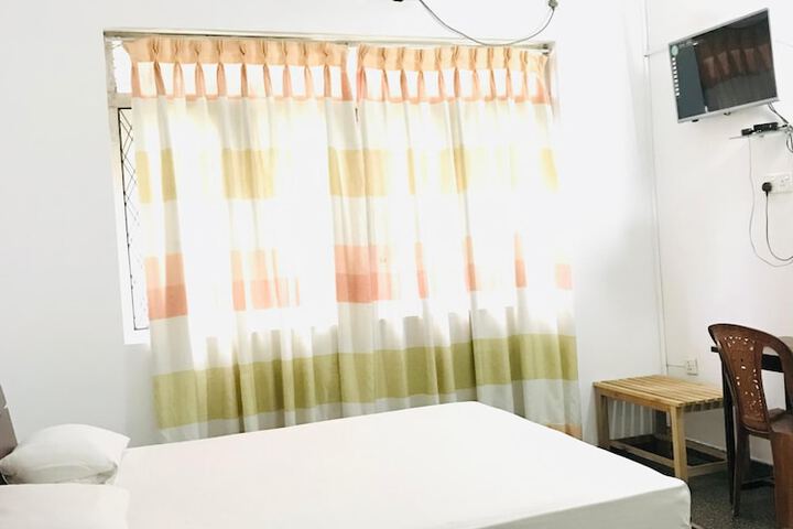 Room 5 of 6