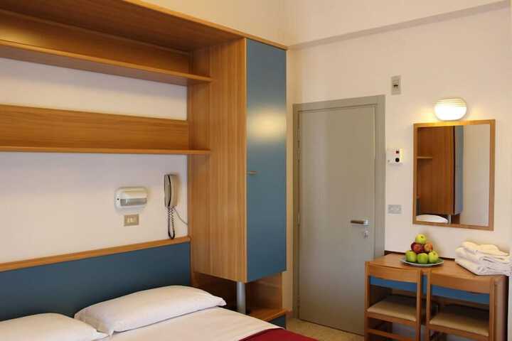 Room 10 of 46
