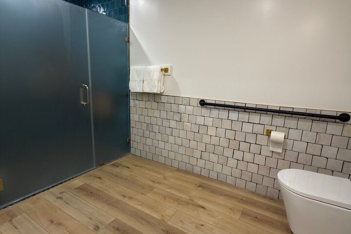 Room 16 of 30