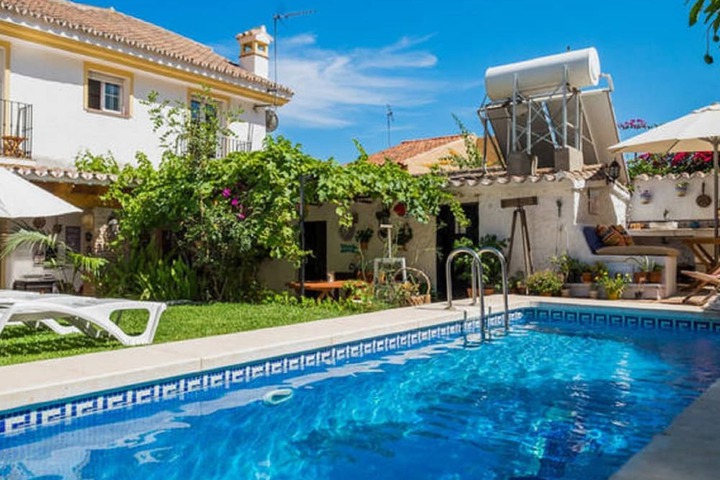 Pool Hotel