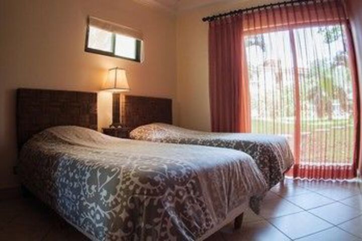 Room 12 of 32