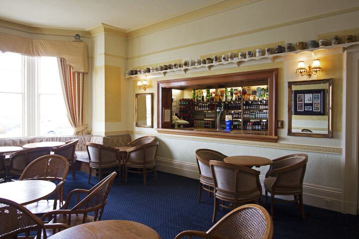 Lounge 66 of 74