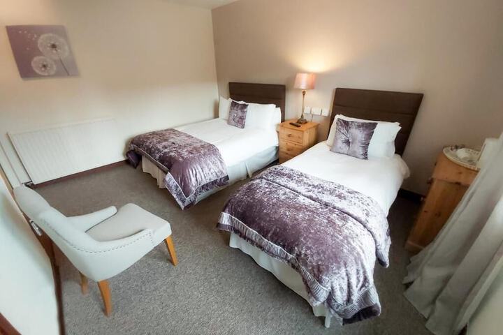 Room 2 of 22