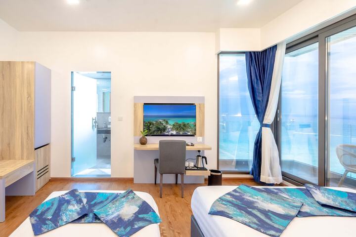 Room 16 of 60