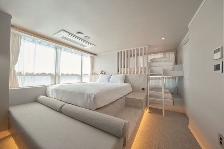 Room 19 of 224