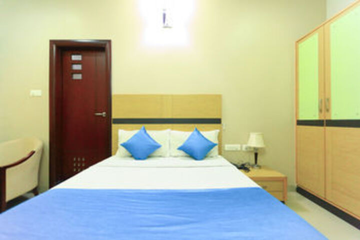 Room 5 of 9