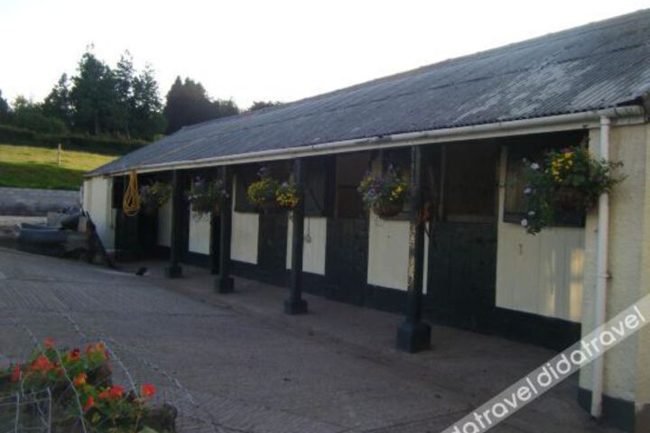MONKS CLEEVE