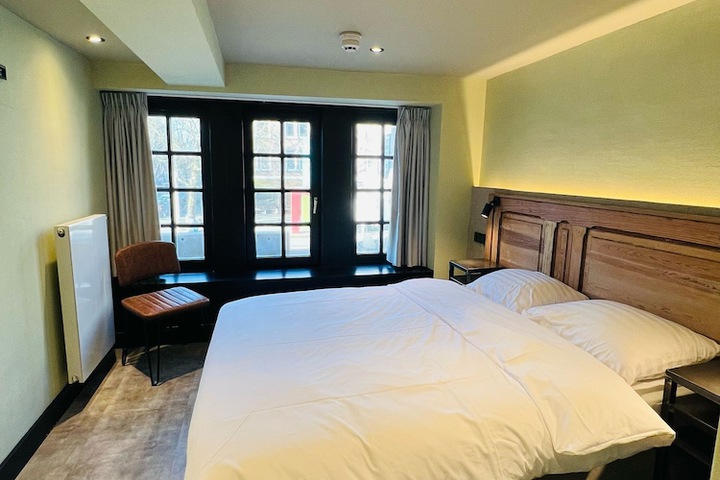 Room 3 of 22