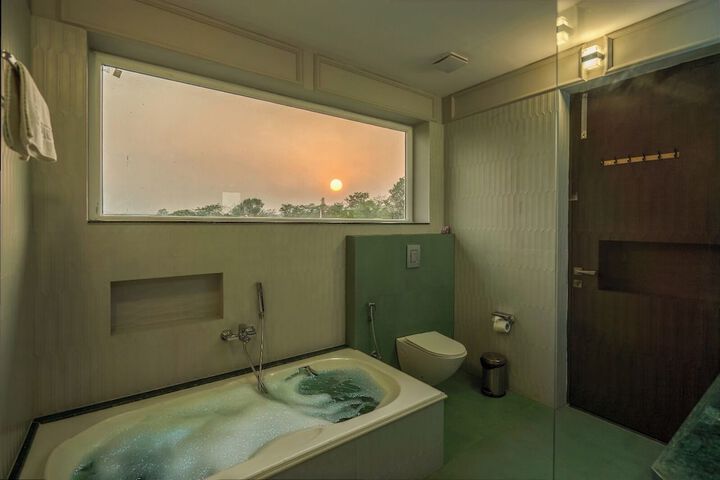 Room 36 of 60