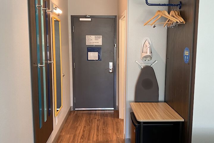 1 King Bed (7 of 13)