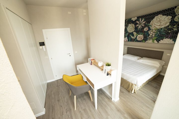 Room 11 of 42