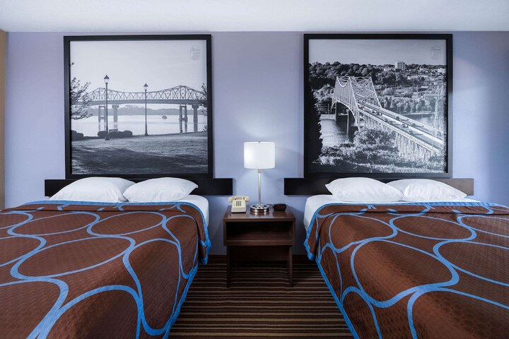 1 King Bed (4 of 10)