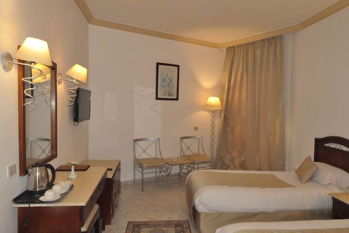 Room 7 of 49