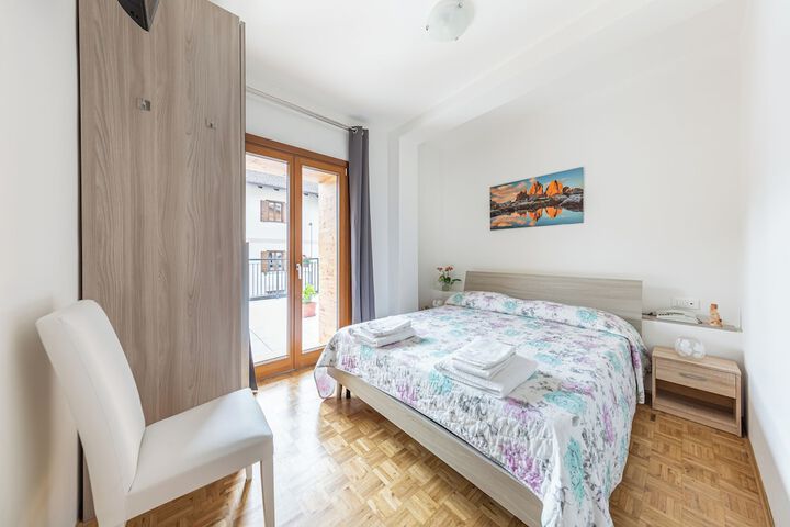 Room 6 of 26