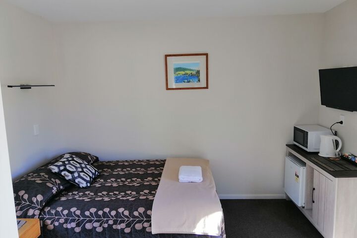 Room 10 of 76