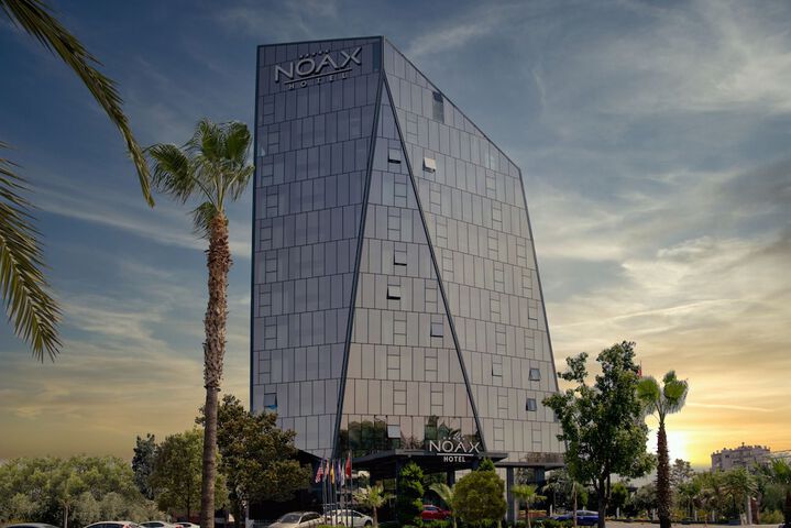 Exterior of Noax Hotel