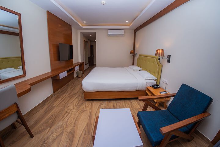 Room 34 of 100