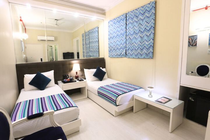 Room 49 of 102