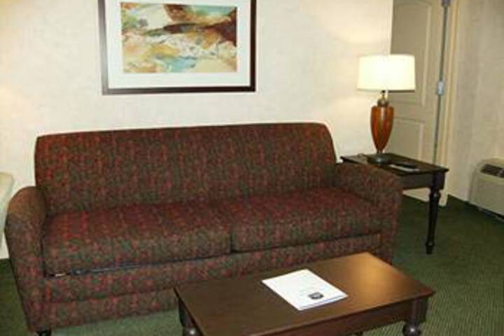 Room 8 of 10