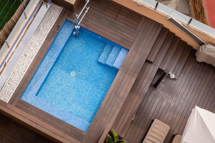 Hotel Pool