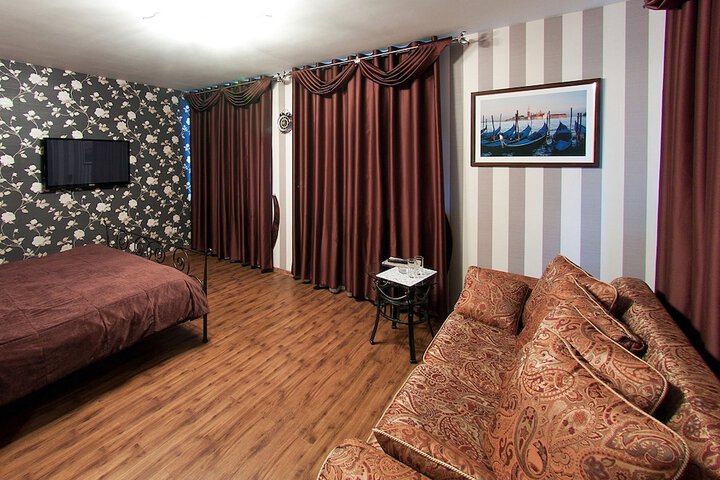 Room 38 of 61