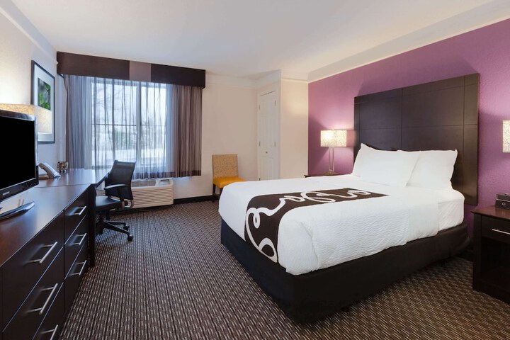 2 Double Beds (2 of 10)