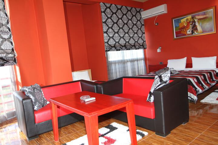 Room 27 of 98