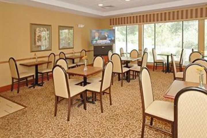 Dining 7 of 7