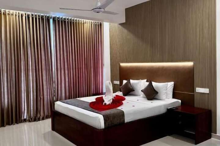 Room 9 of 30