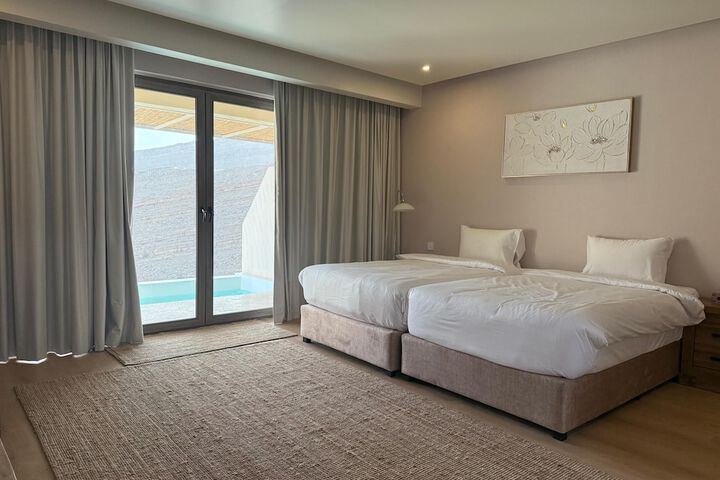 Room 6 of 49