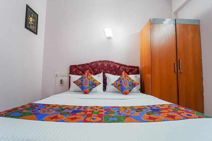 Room 14 of 33