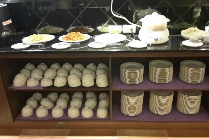 Breakfast/Coffee Service 21 of 39