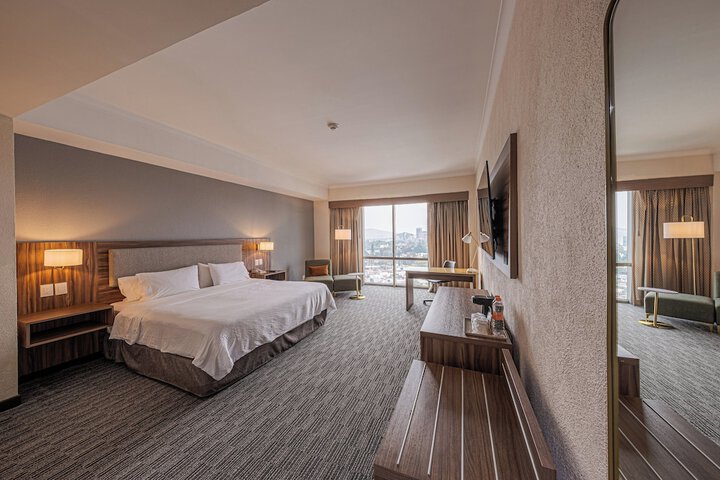 Room 25 of 184