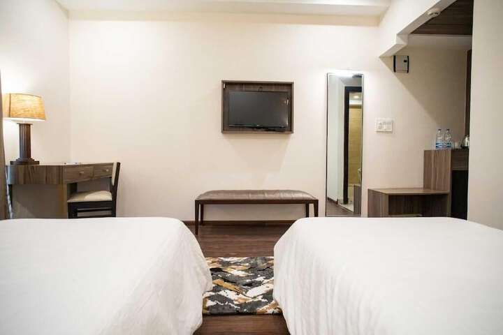 Room 2 of 42