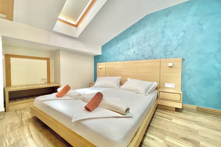 Room 27 of 119