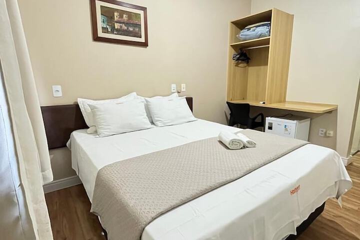 Room 12 of 18