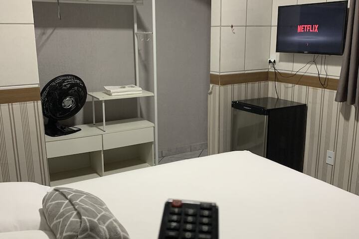 Room 7 of 33