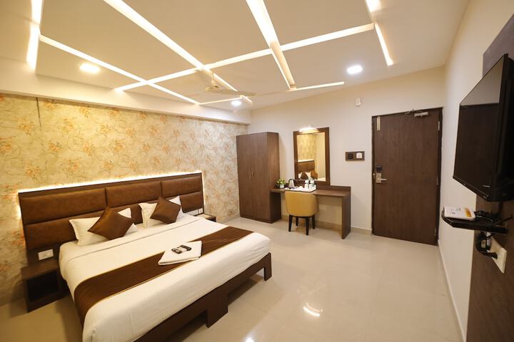 Room 6 of 30