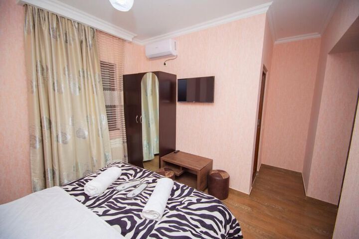 Room 33 of 50