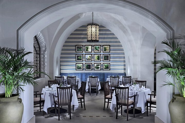 Dining 79 of 107