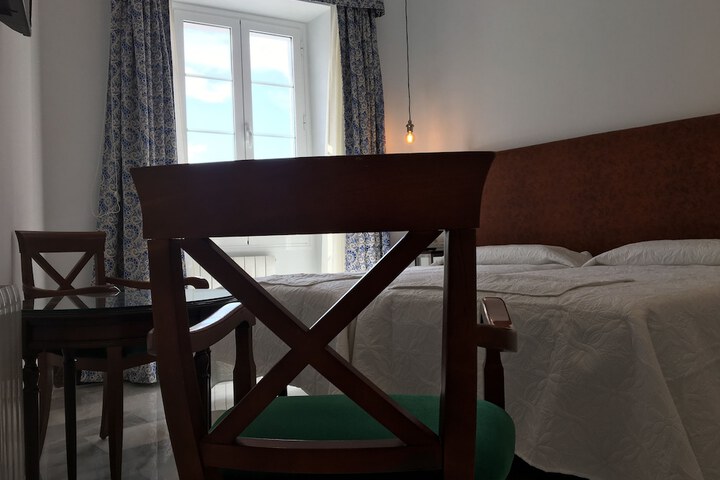 Room 12 of 74