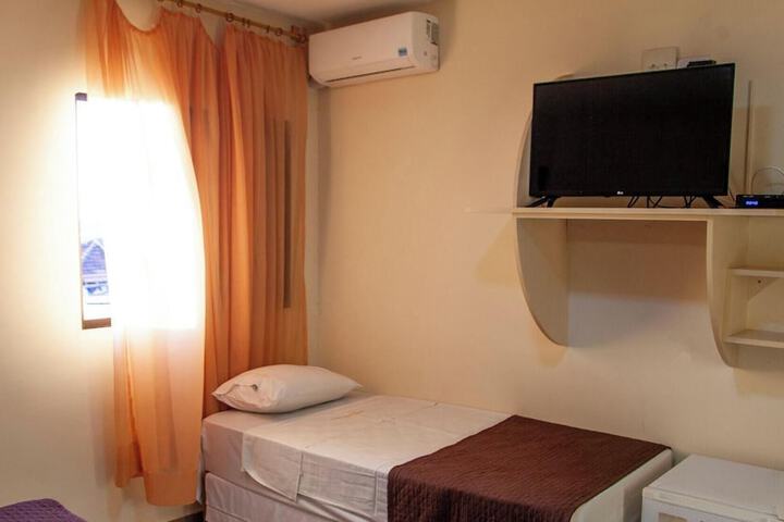 Room 6 of 18