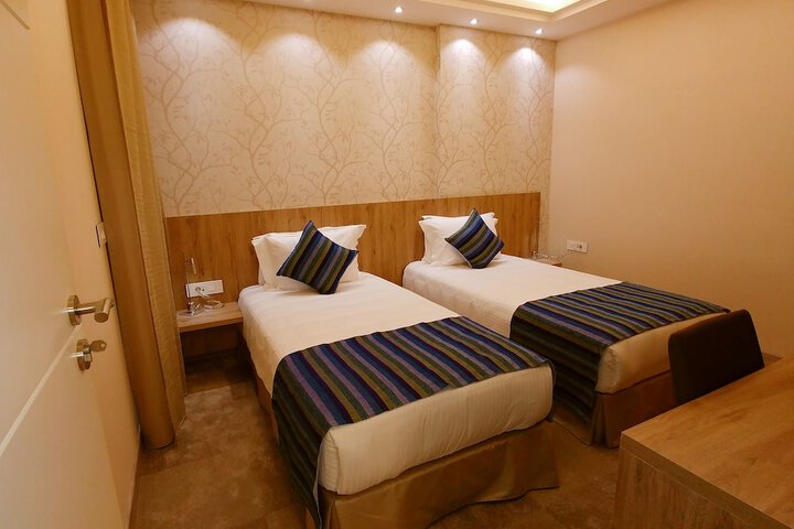 Room 15 of 97