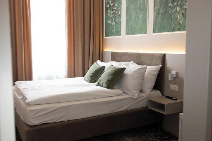 Room 9 of 92