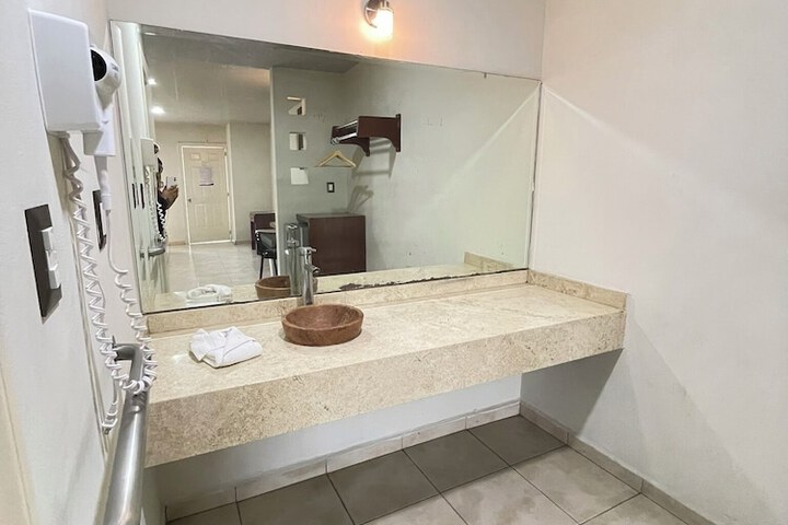Room 14 of 15