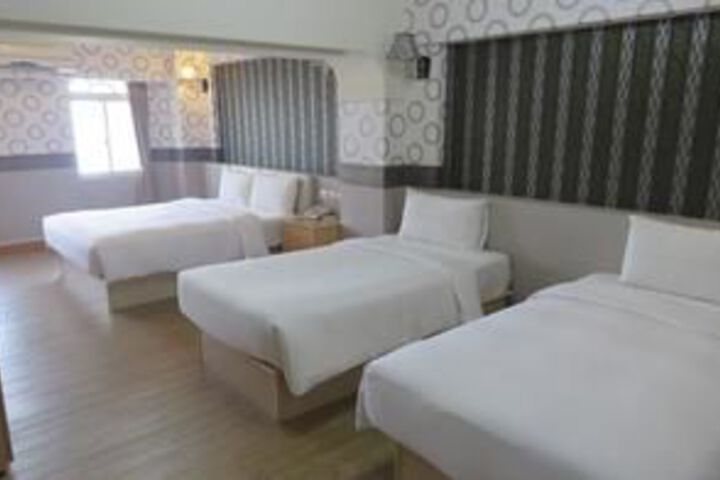 Room 10 of 22